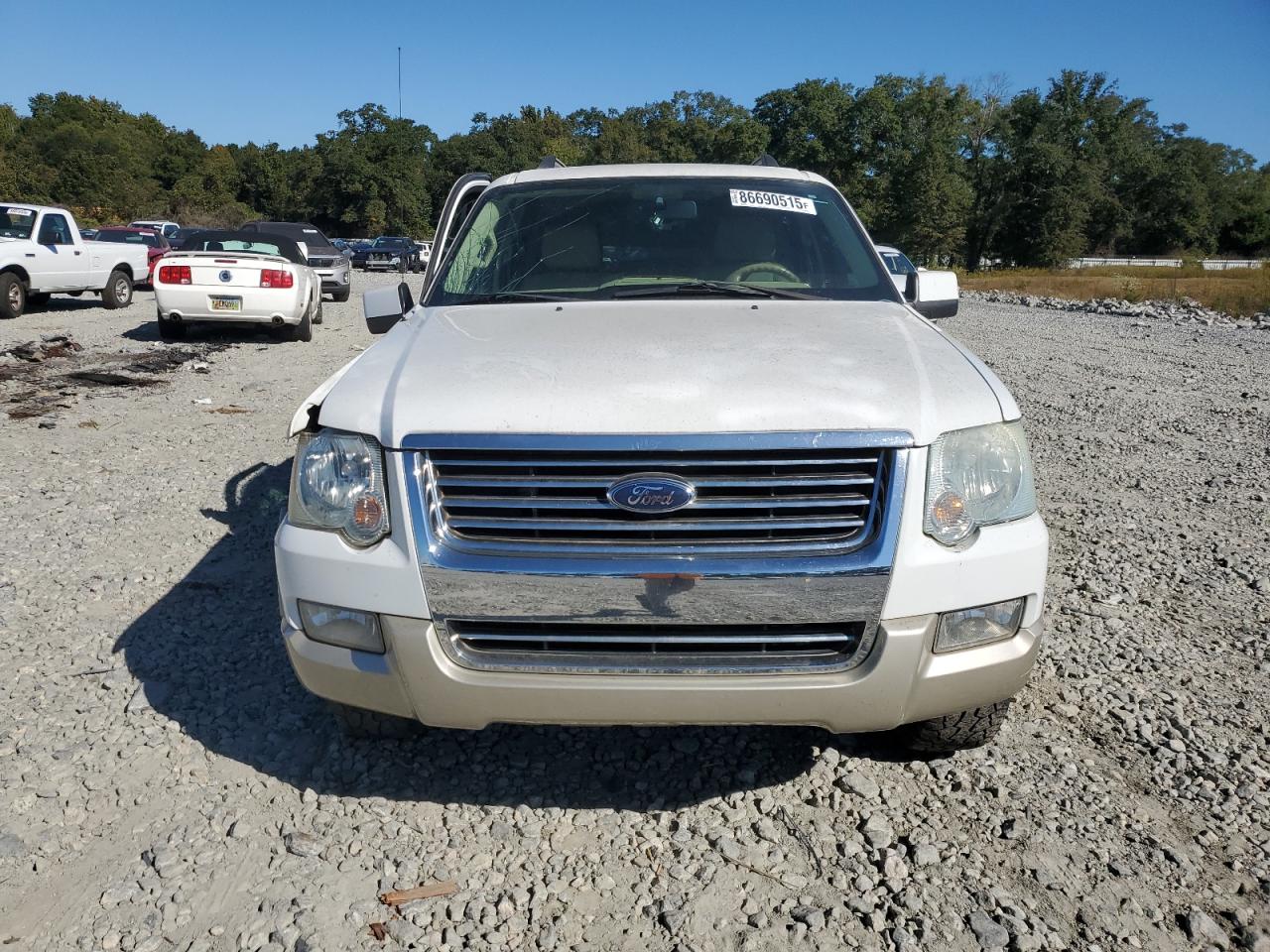 Ford Explorer Eddie Bauer Image 9