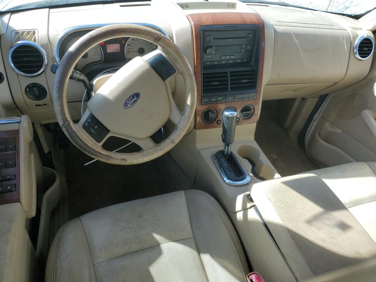 Ford Explorer Eddie Bauer Image 12