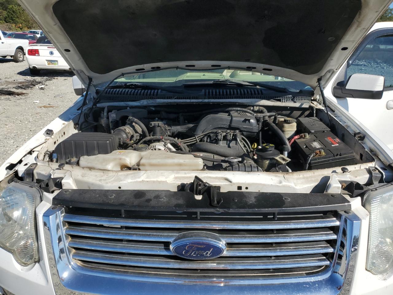 Ford Explorer Eddie Bauer Image 13