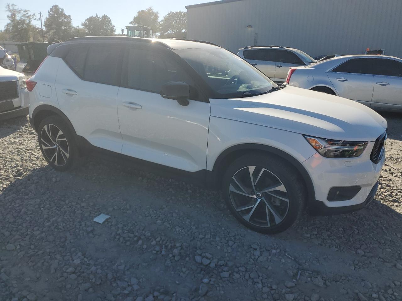 Volvo XC40 T5 R-design Image 3