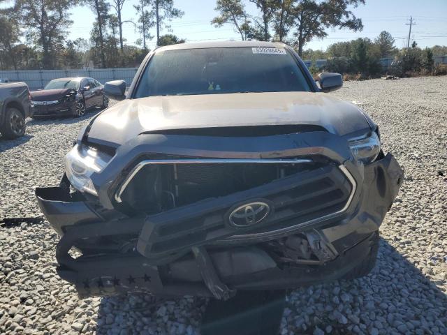 Toyota Tacoma Double Cab Image 3