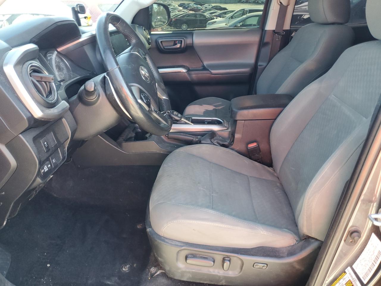 Toyota Tacoma Double Cab Image 7