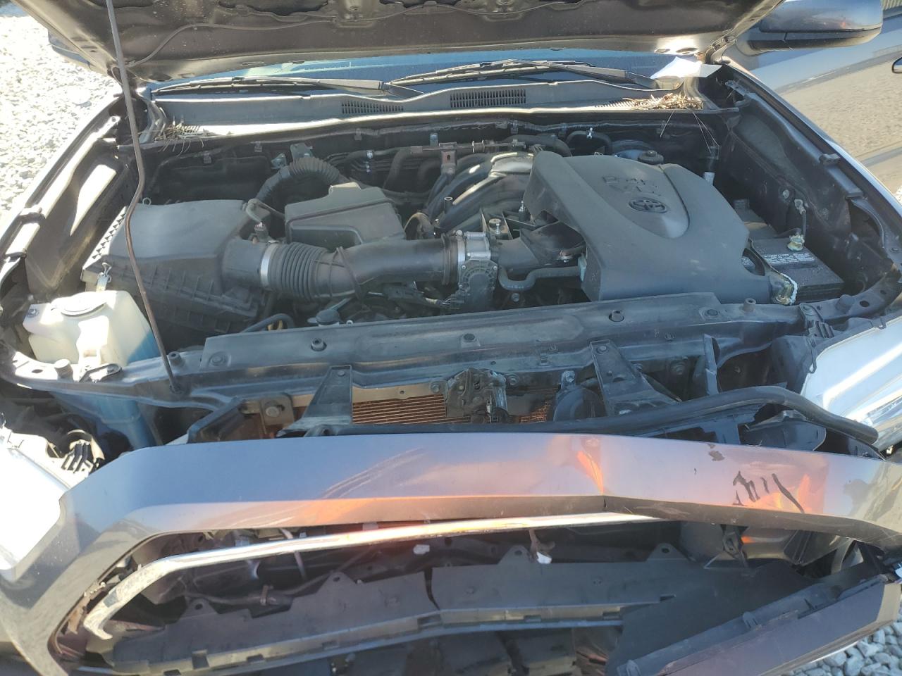 Toyota Tacoma Double Cab Image 12