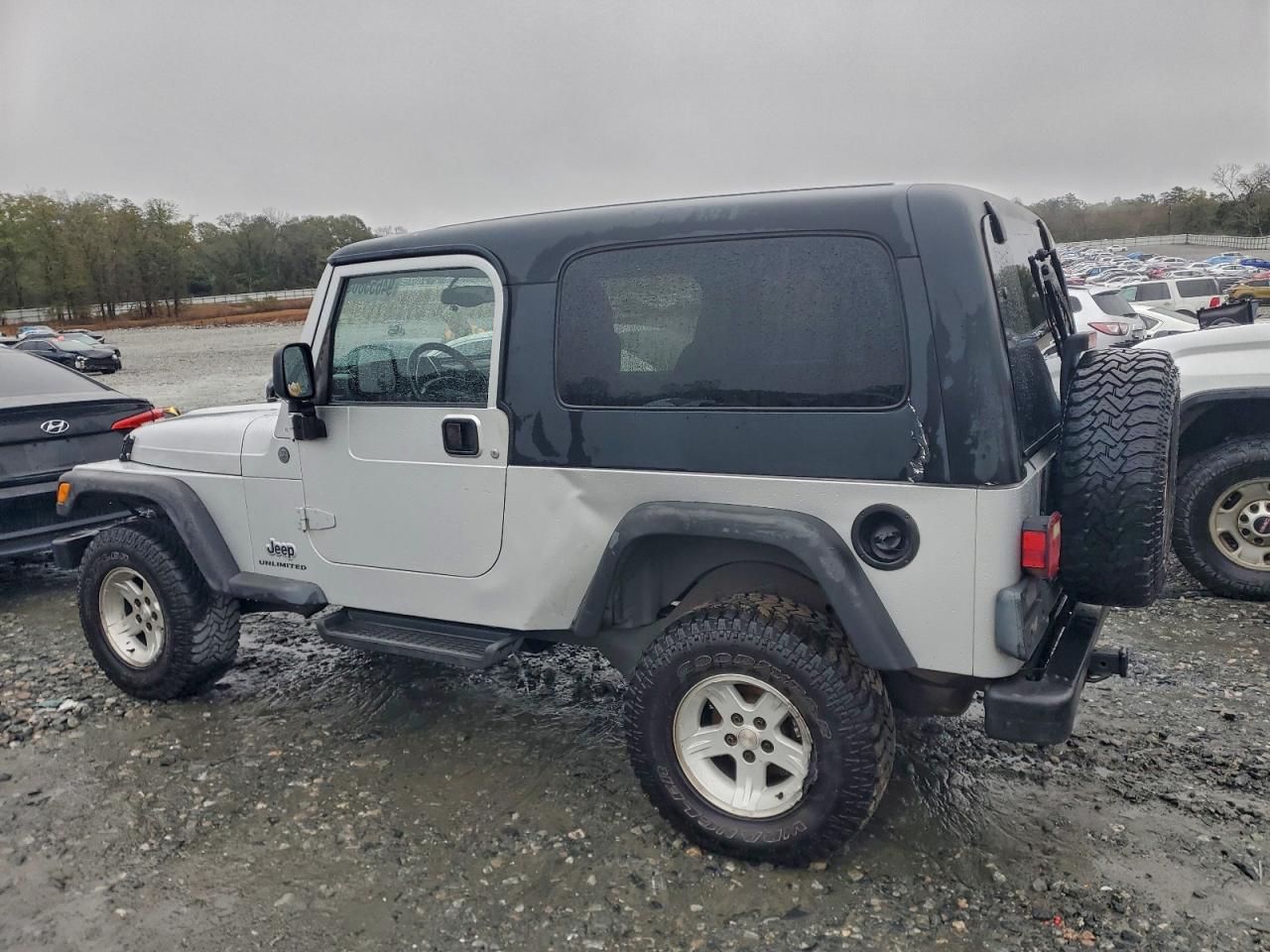 Jeep Wrangler Sport Image 11