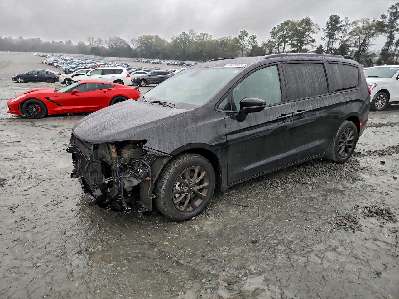 Chrysler Pacifica Touring L Image 1