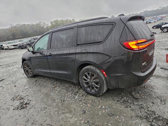 Chrysler Pacifica Touring L Image 3