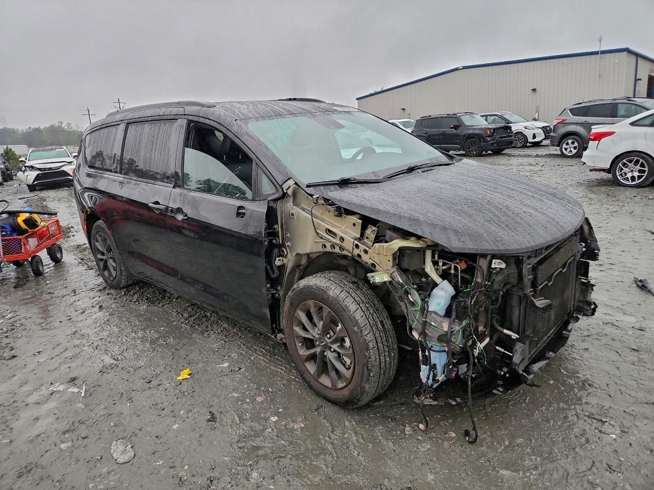 Chrysler Pacifica Touring L Image 5