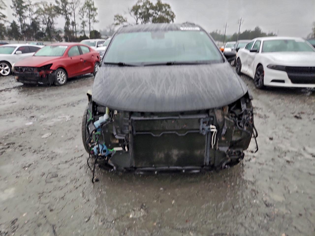 Chrysler Pacifica Touring L Image 4