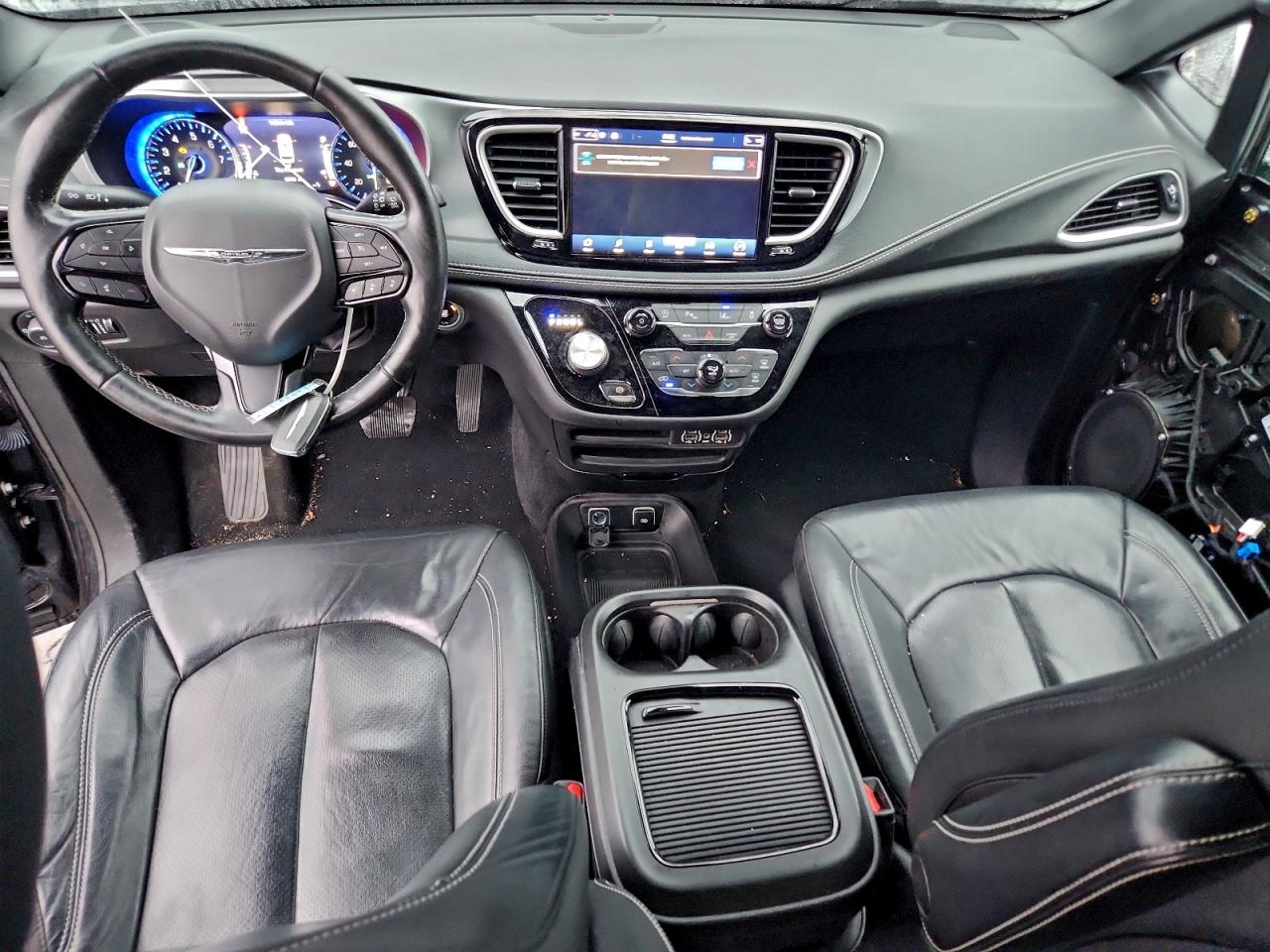 Chrysler Pacifica Touring L Image 7