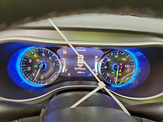 Chrysler Pacifica Touring L Image 6