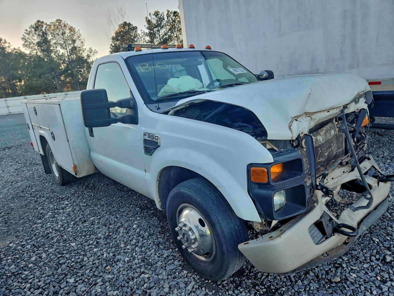 Ford F-350 Super Duty Image 4