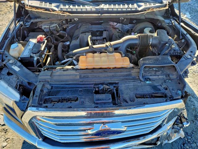 Ford F-150 Supercrew Image 12