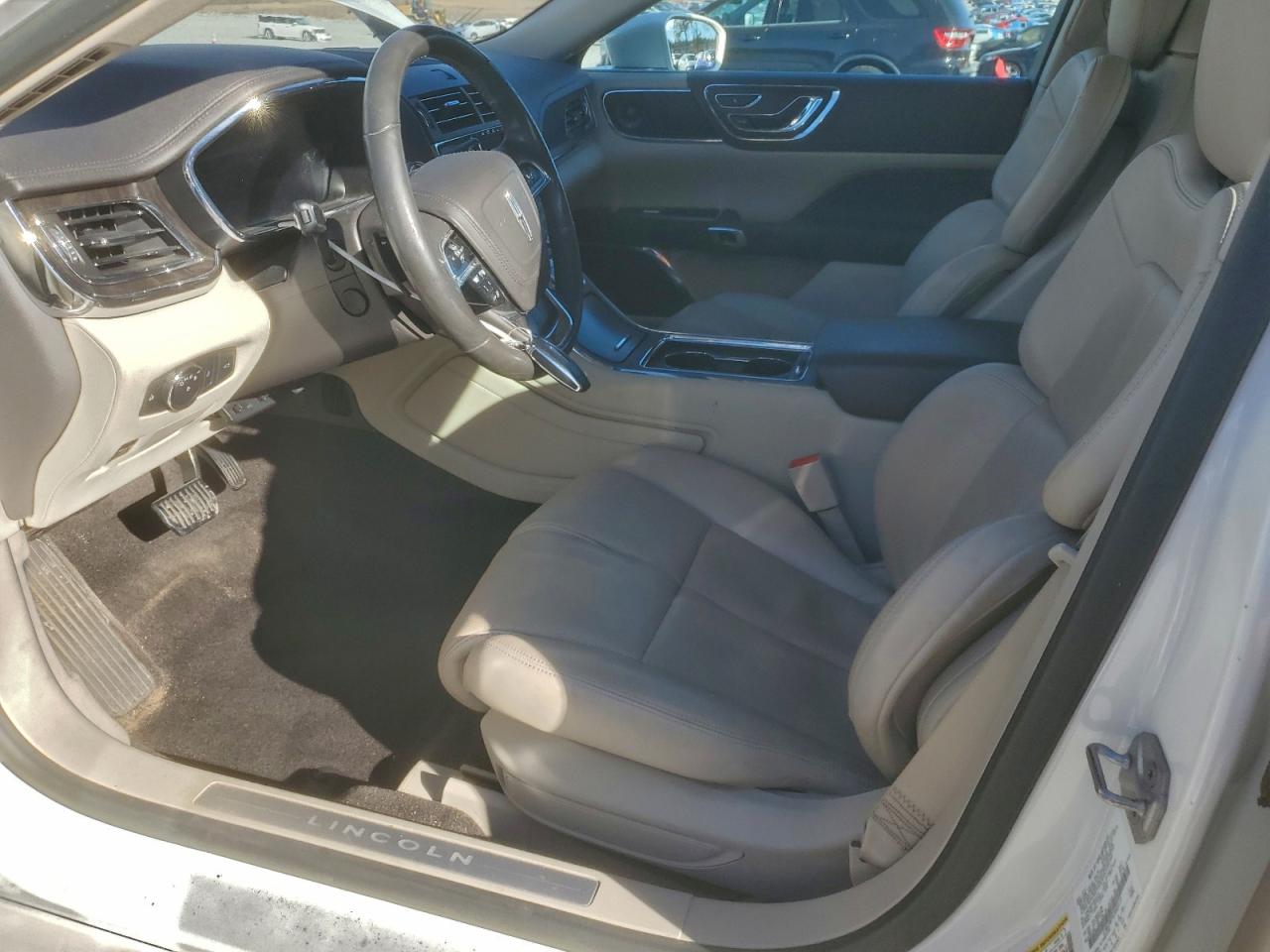 Lincoln Continental Reserve Image 11