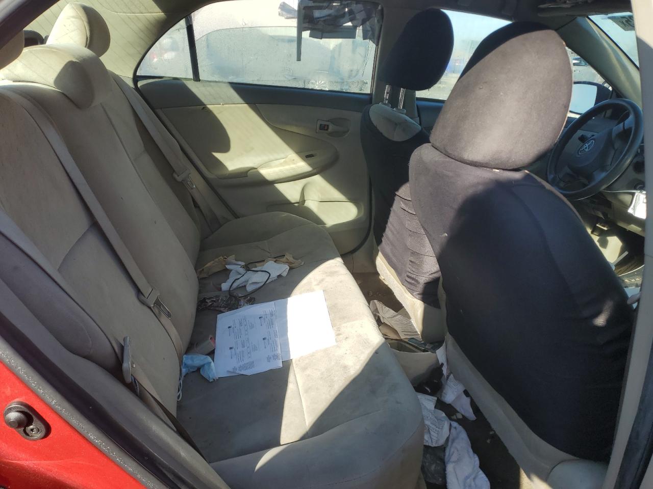 Toyota Corolla Base Image 10