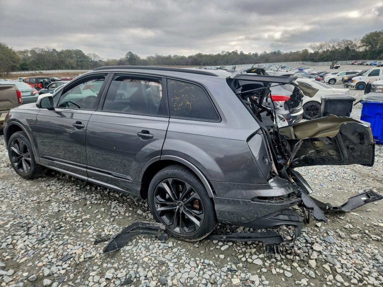 Audi Q7 Premium Plus Image 3