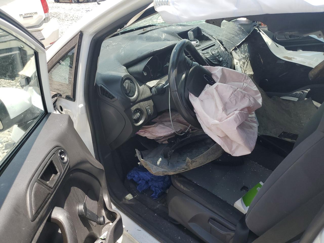 Ford Fiesta S Image 8