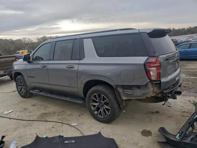 Chevrolet Suburban K1500 Z71 Image 2