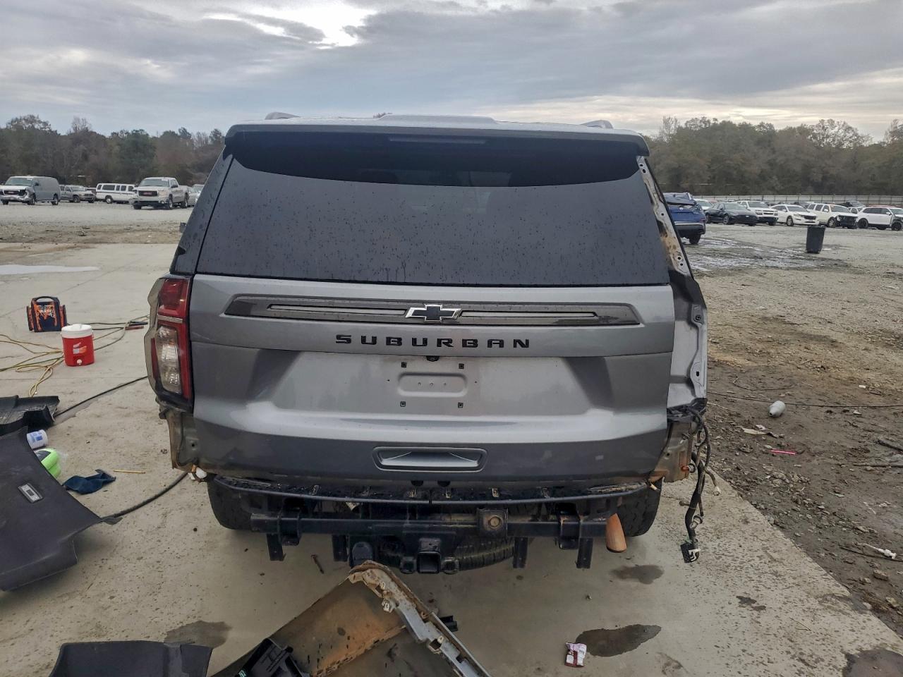 Chevrolet Suburban K1500 Z71 Image 10