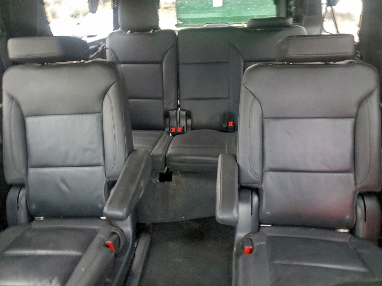 Chevrolet Suburban K1500 Z71 Image 12