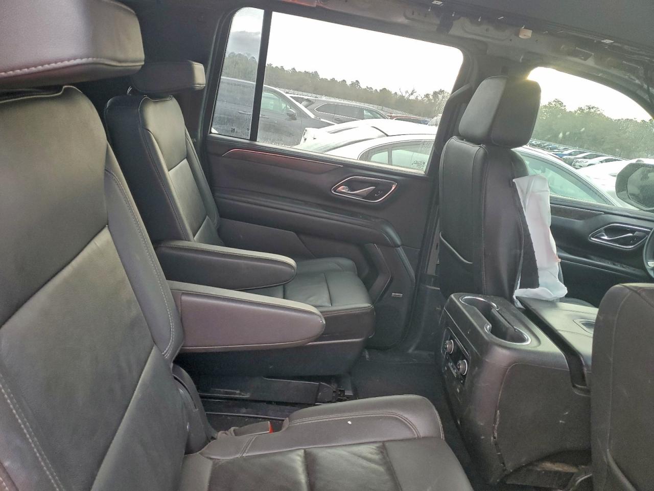 Chevrolet Suburban K1500 Z71 Image 8