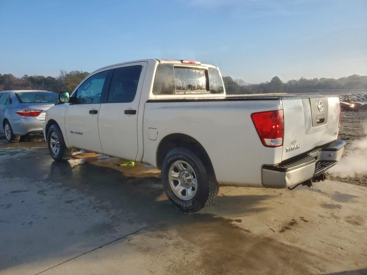 Nissan Titan Xe Image 10