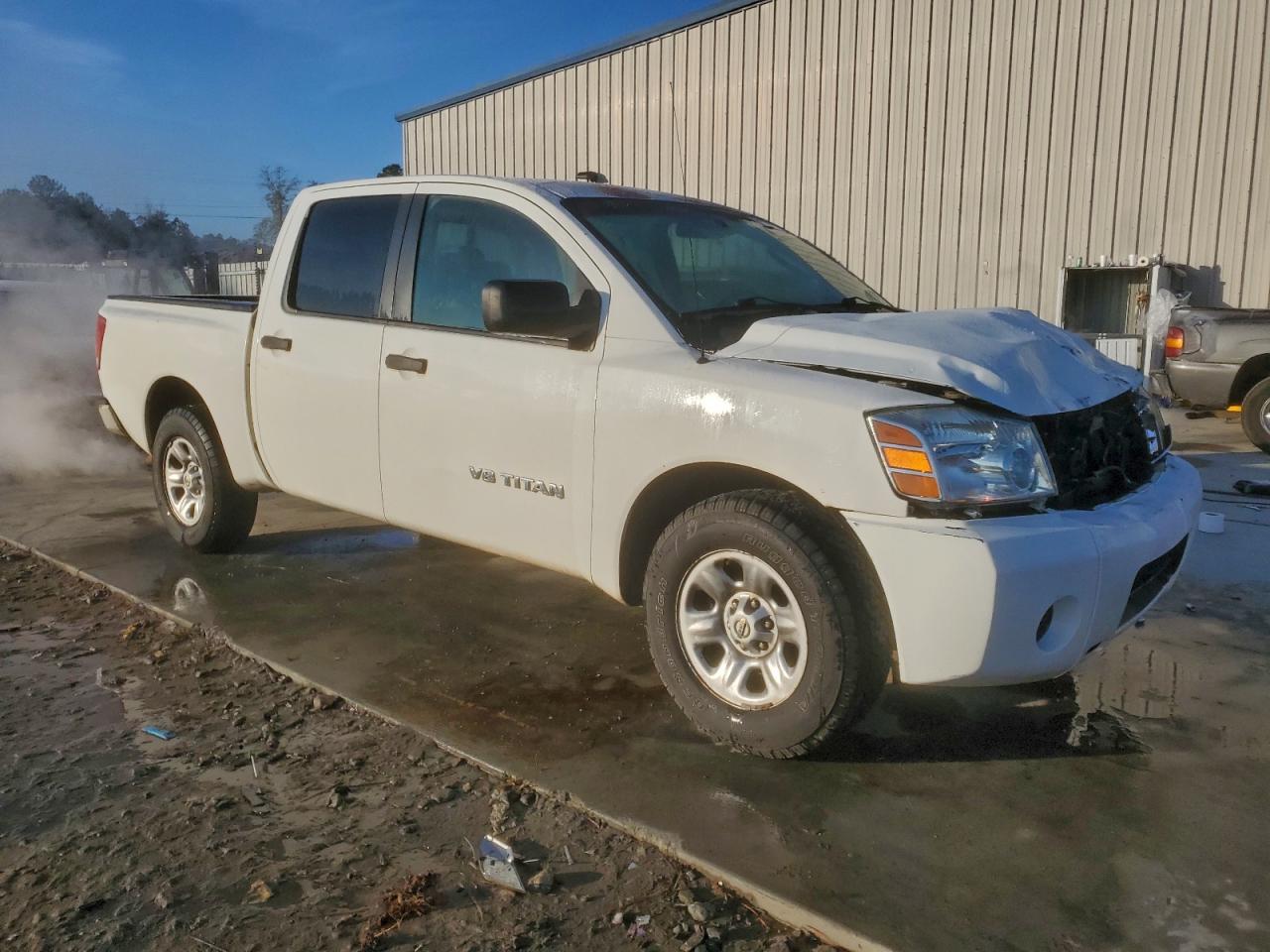 Nissan Titan Xe Image 5