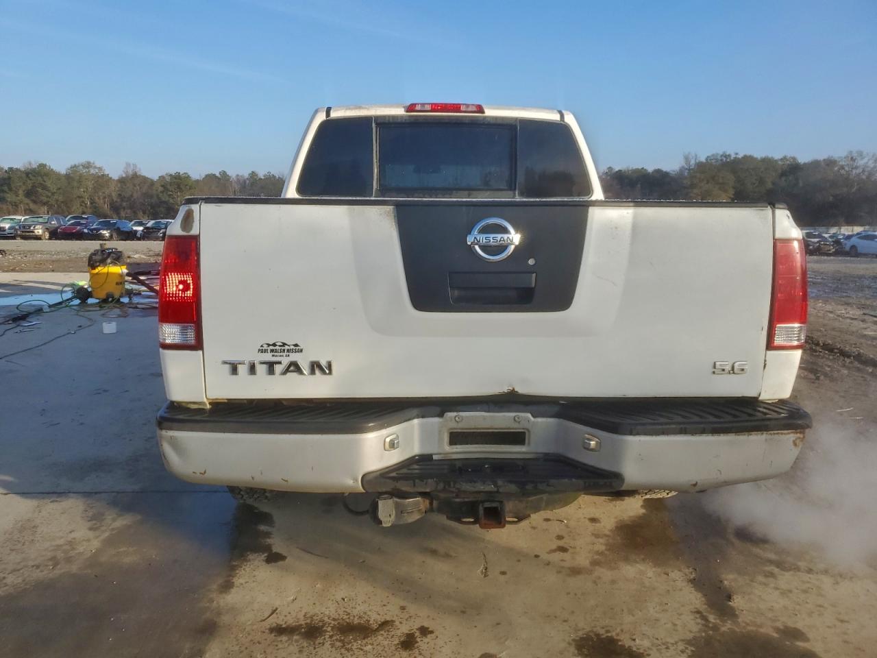Nissan Titan Xe Image 2