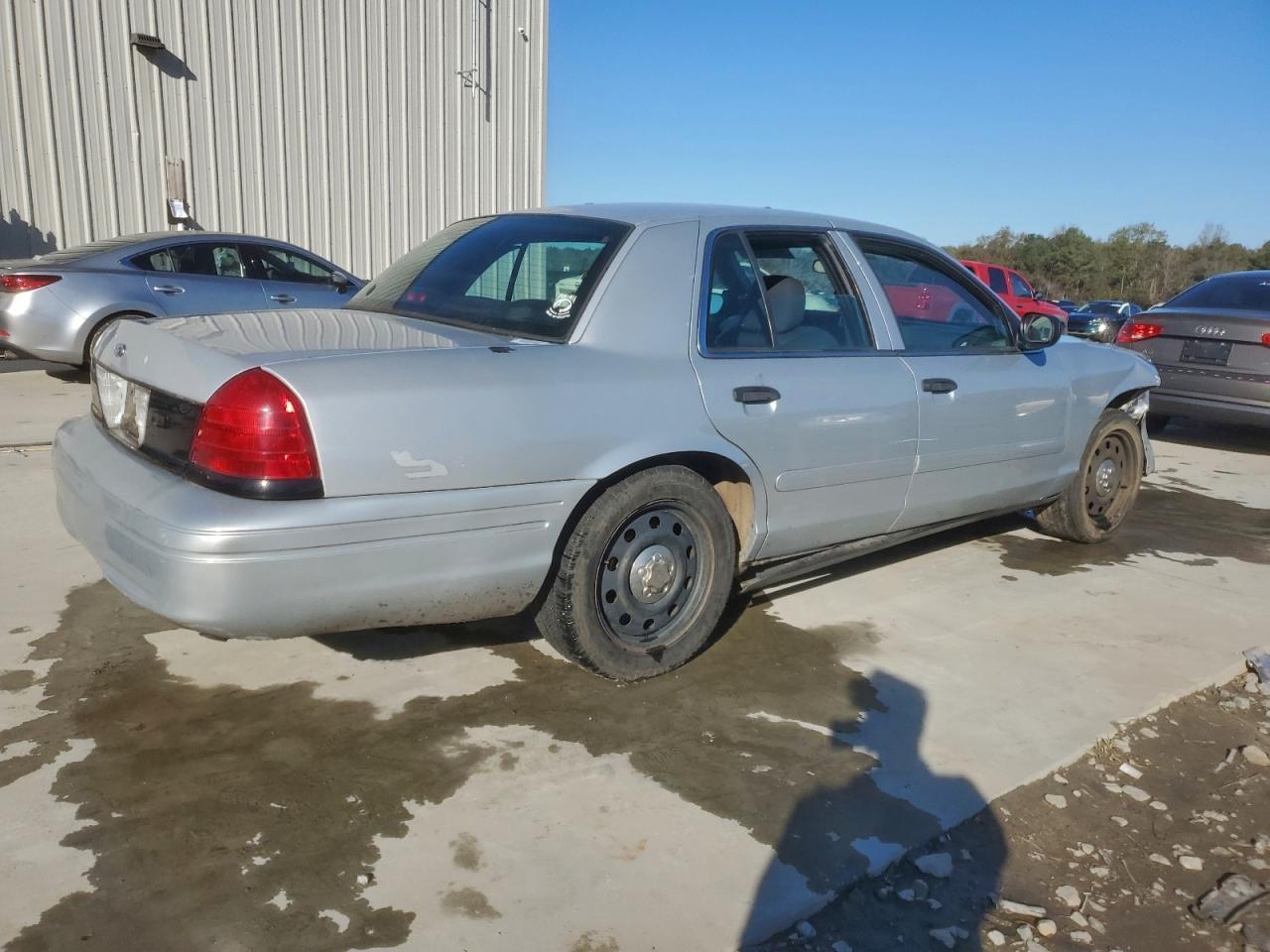 Ford Crown Vic Police Interceptor Image 5