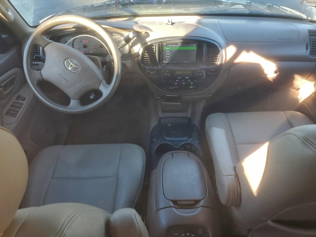 Toyota Sequoia Sr5 Image 2