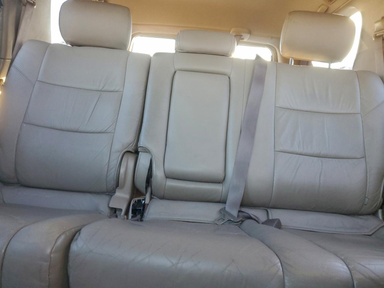Toyota Sequoia Sr5 Image 13