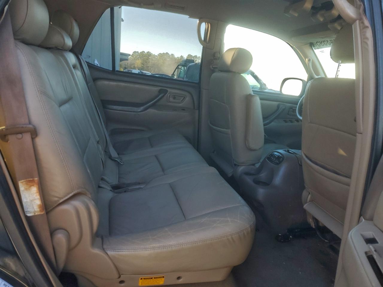 Toyota Sequoia Sr5 Image 11