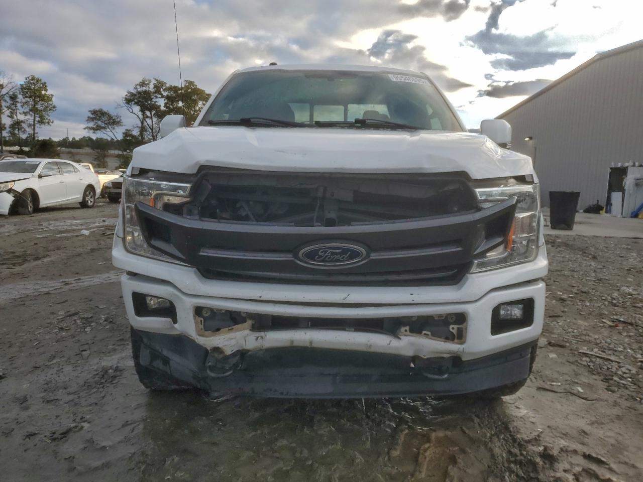 Ford F-150 Supercrew Image 12