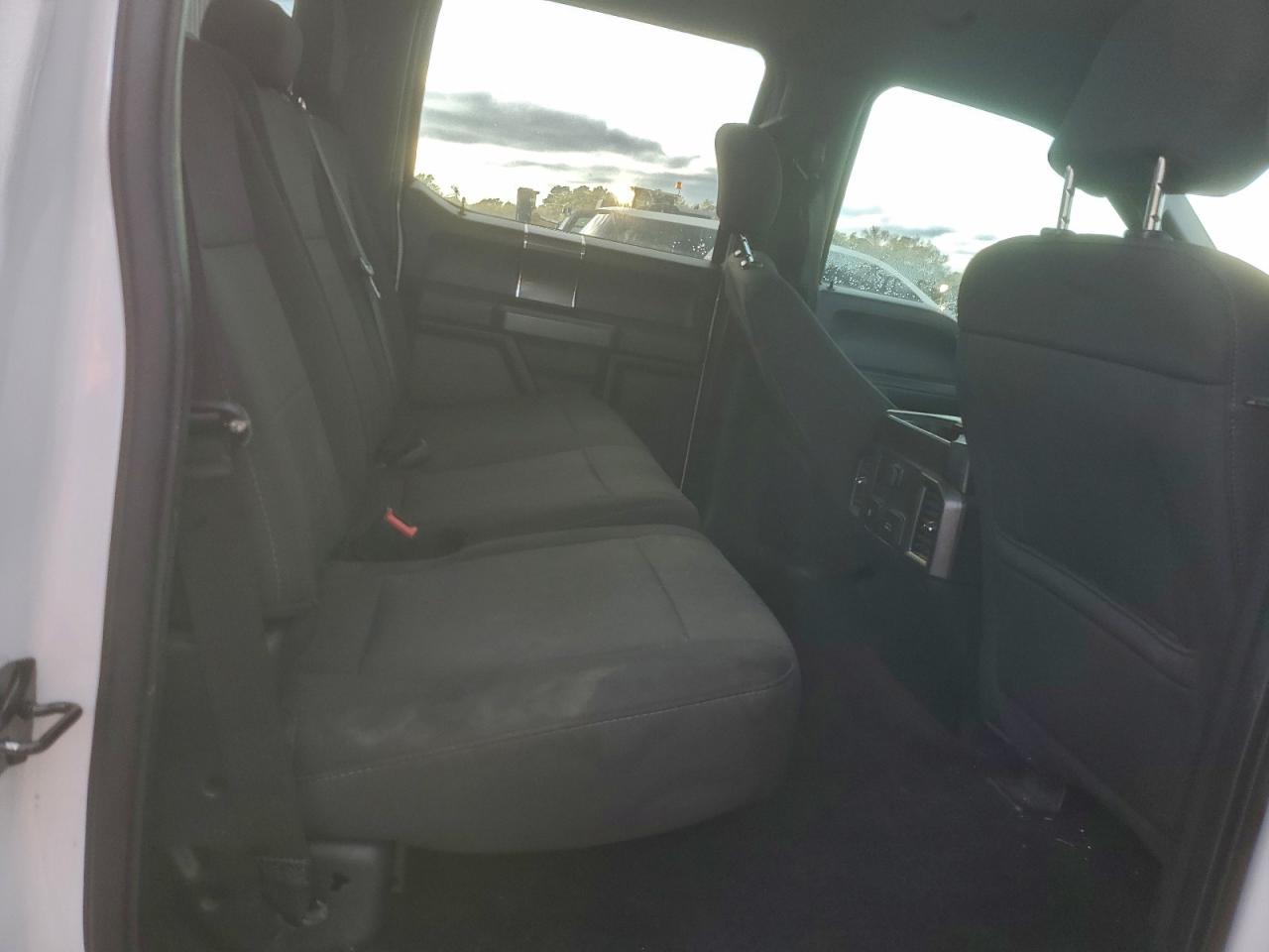 Ford F-150 Supercrew Image 7