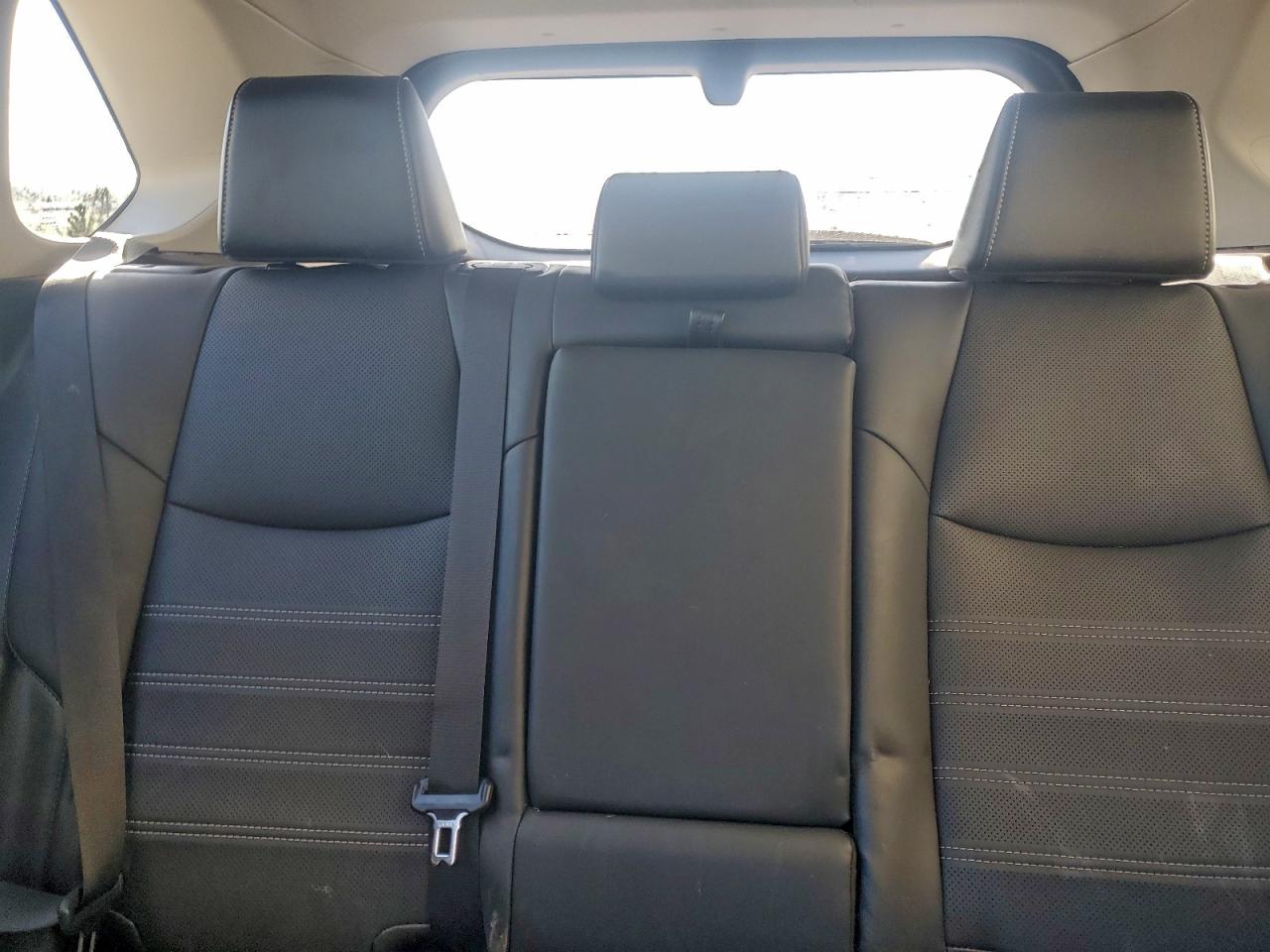 Toyota RAV4 Limited Image 11