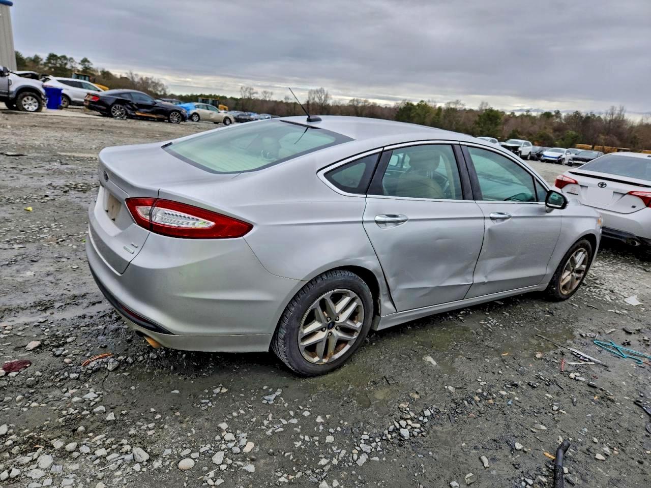 Ford Fusion Se Image 11