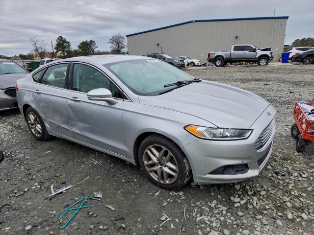 Ford Fusion Se Image 4