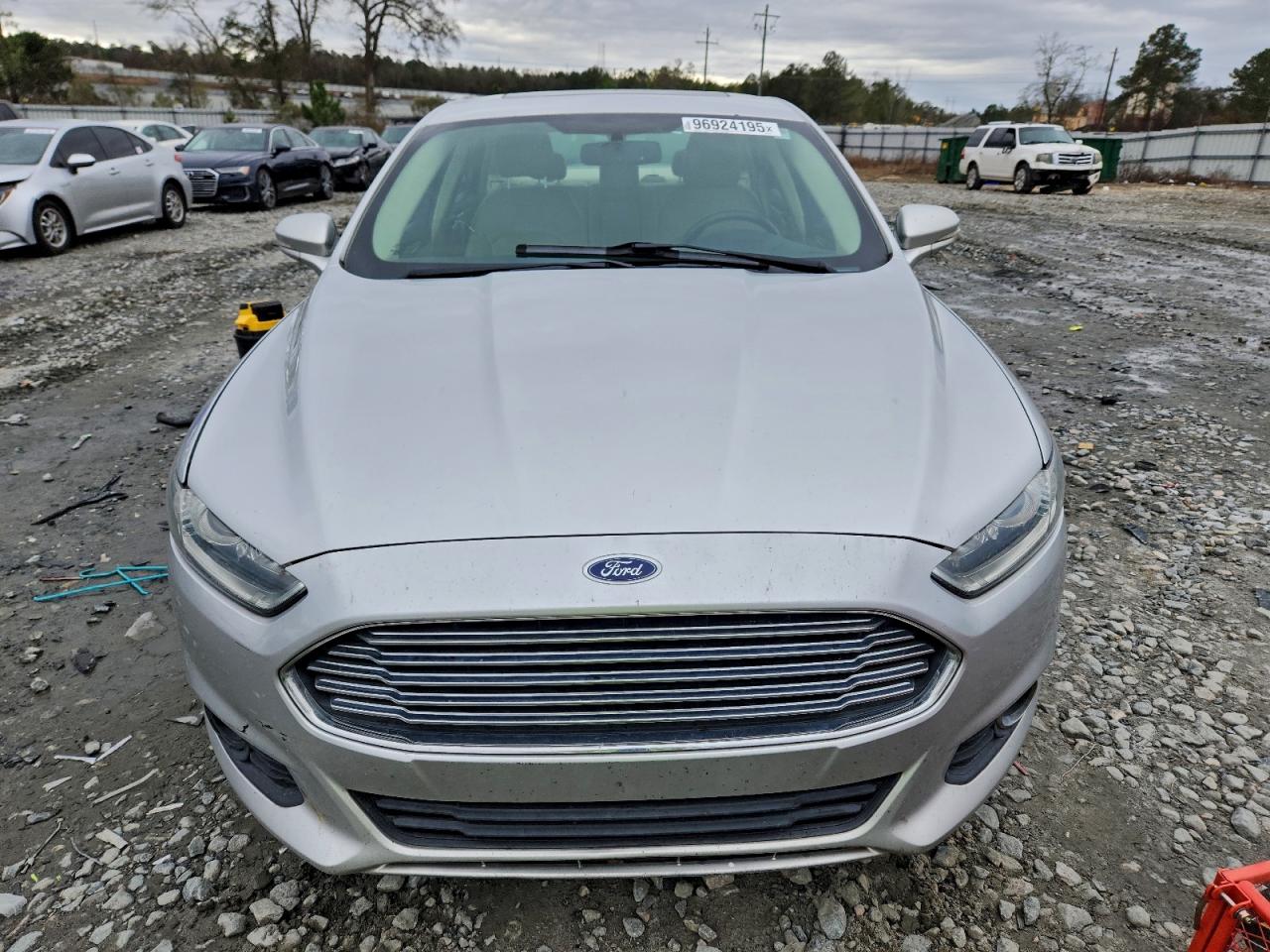 Ford Fusion Se Image 3
