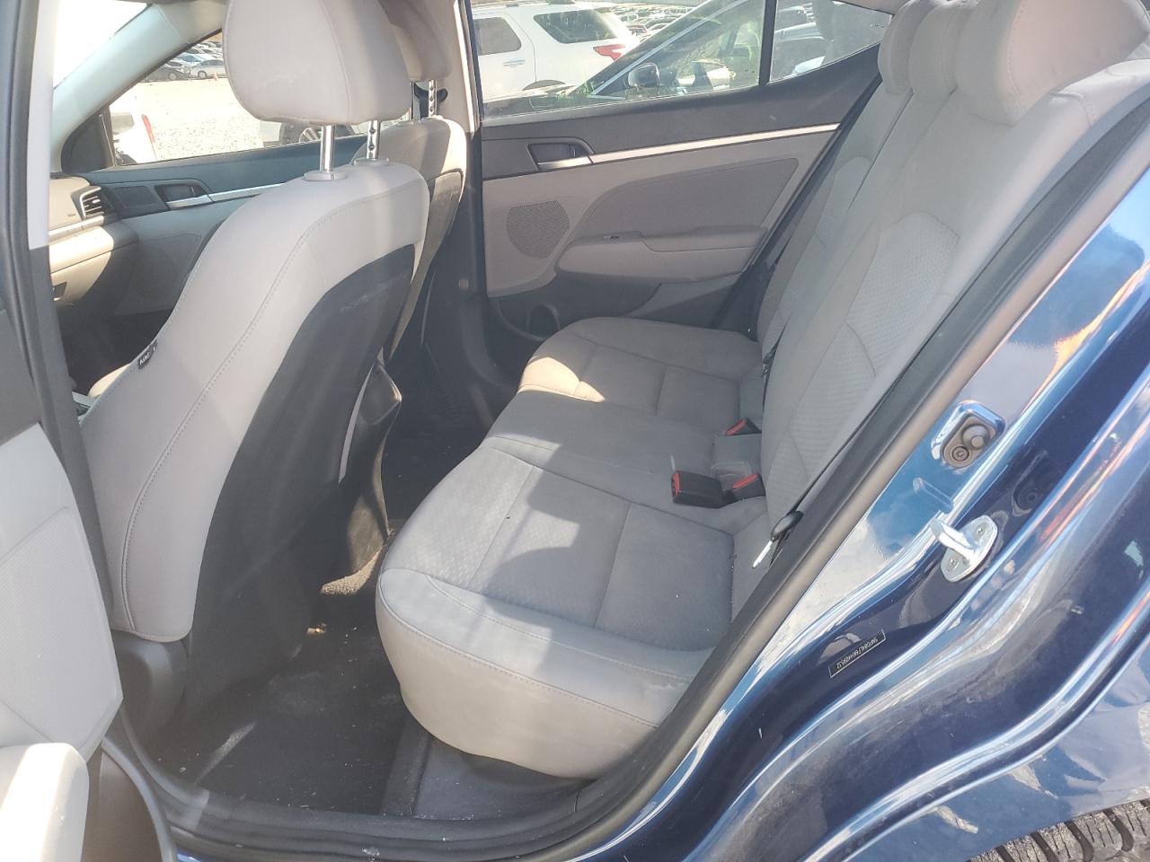 Hyundai ELANTRA Sel Image 12