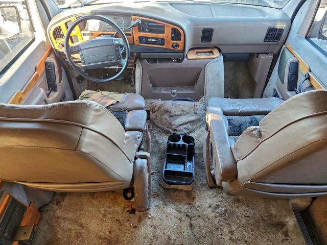 Ford Econoline E150 Van Image 10