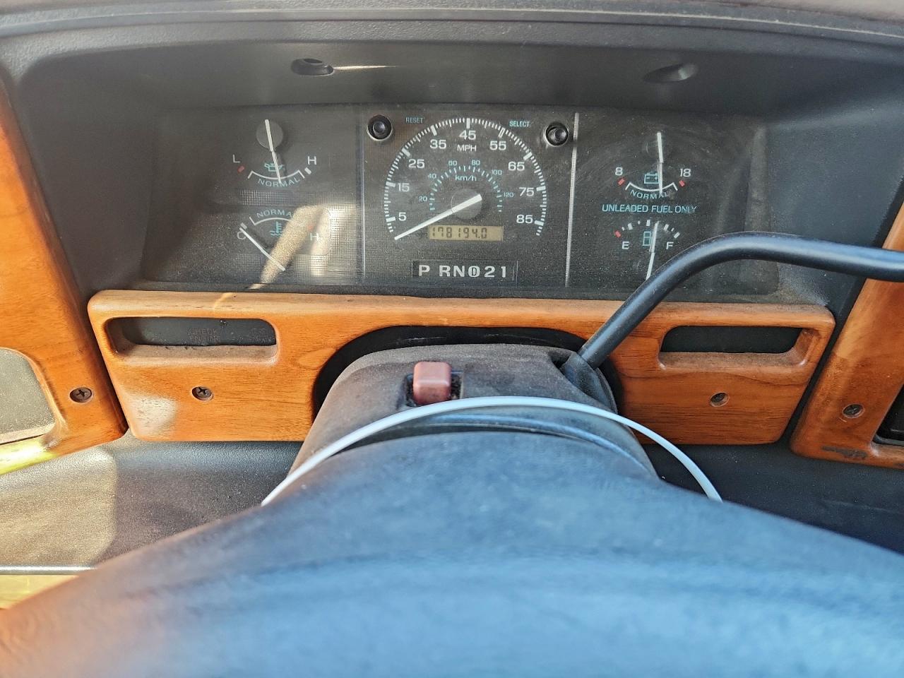 Ford Econoline E150 Van Image 12