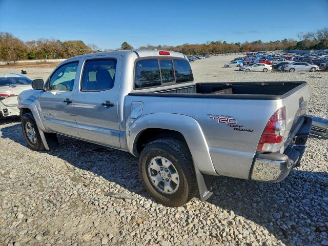 Toyota Tacoma Double Cab Image 12