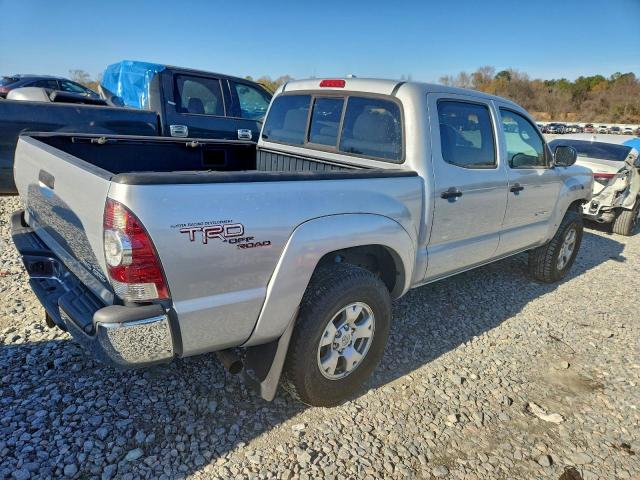 Toyota Tacoma Double Cab Image 4