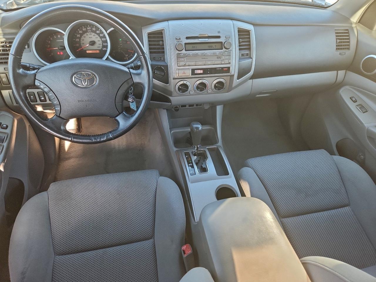 Toyota Tacoma Double Cab Image 6