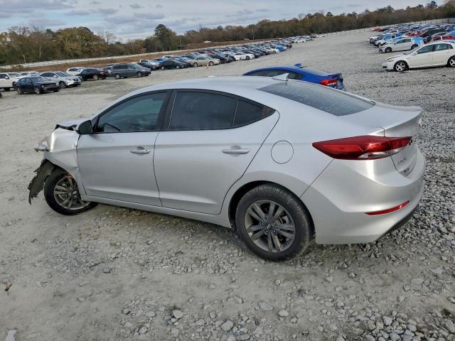 Hyundai ELANTRA Sel Image 2
