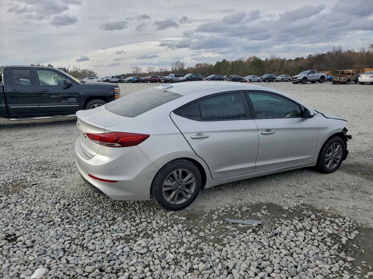 Hyundai ELANTRA Sel Image 9