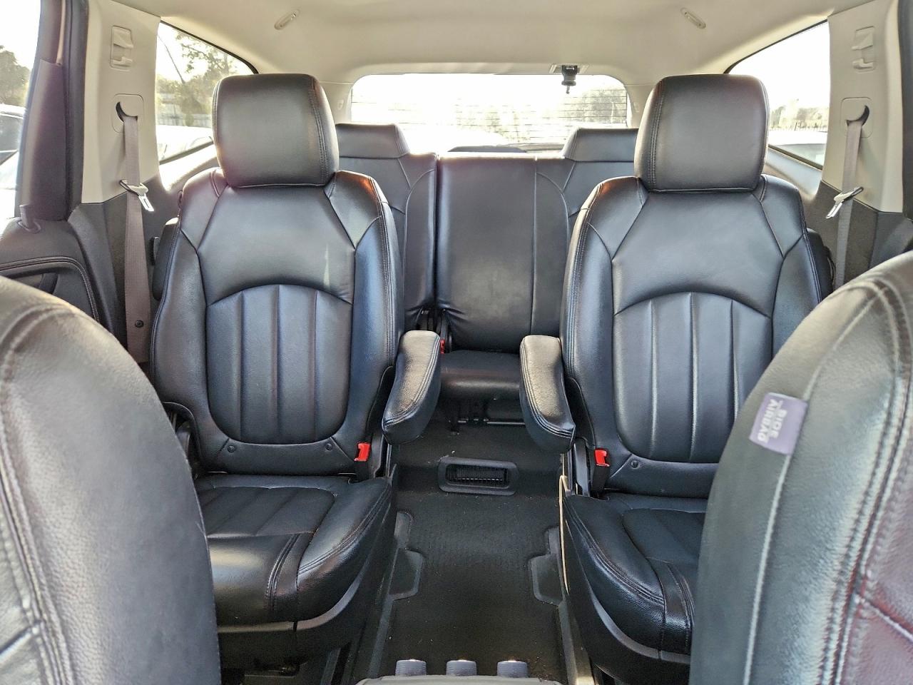 Chevrolet Traverse Lt Image 12