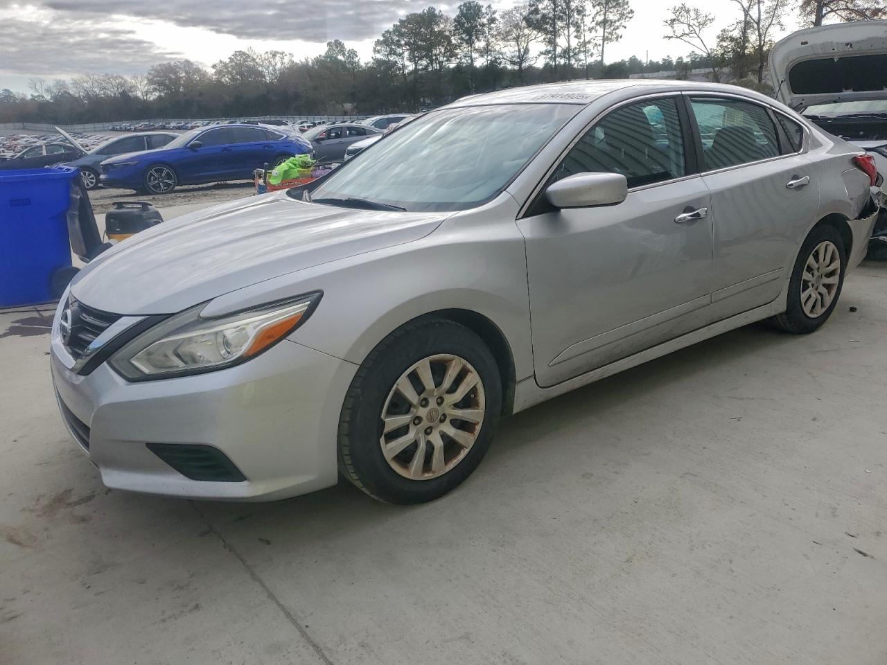 Nissan Altima 2.5 Image 1