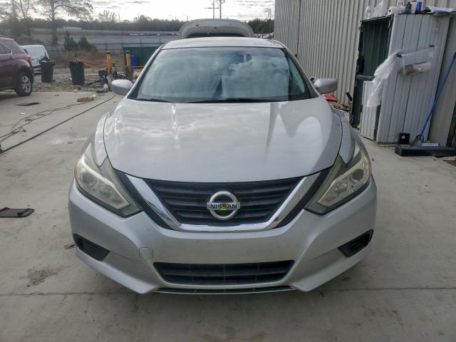 Nissan Altima 2.5 Image 5