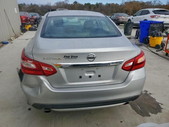 Nissan Altima 2.5 Image 10