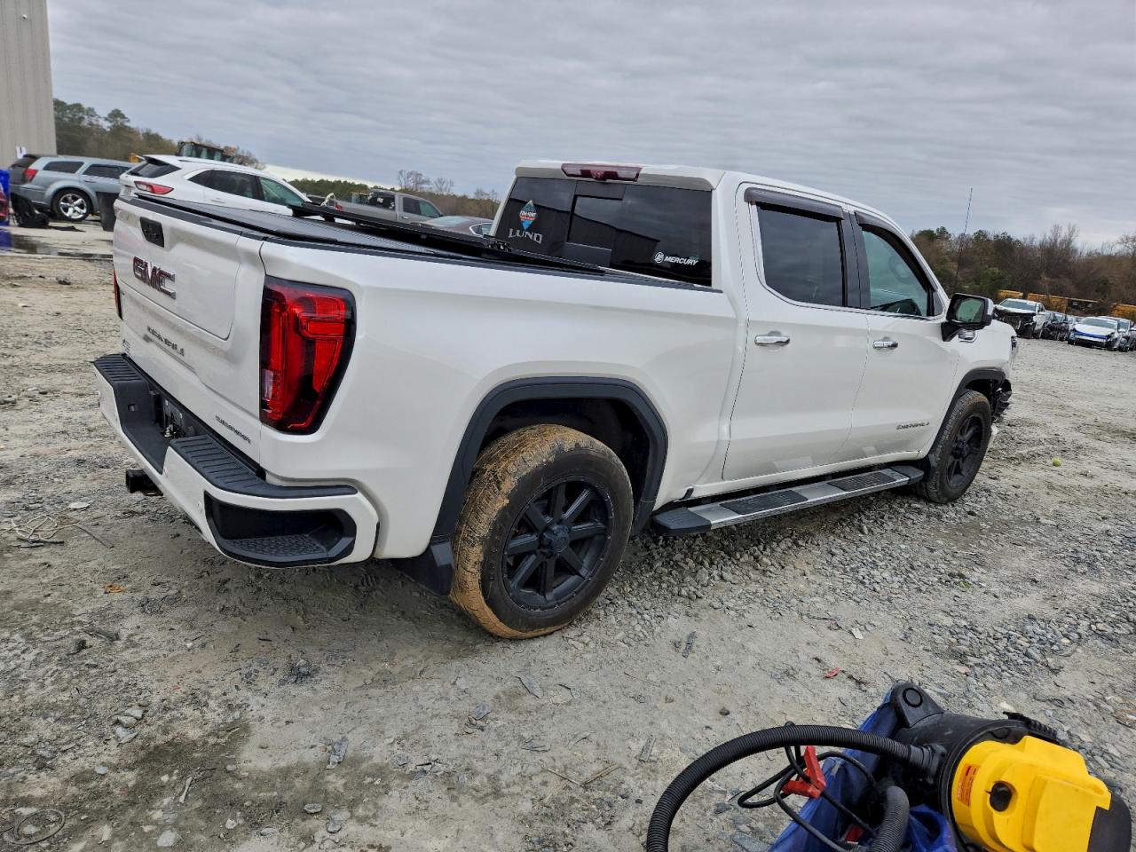 GMC Sierra K1500 Denali Image 6